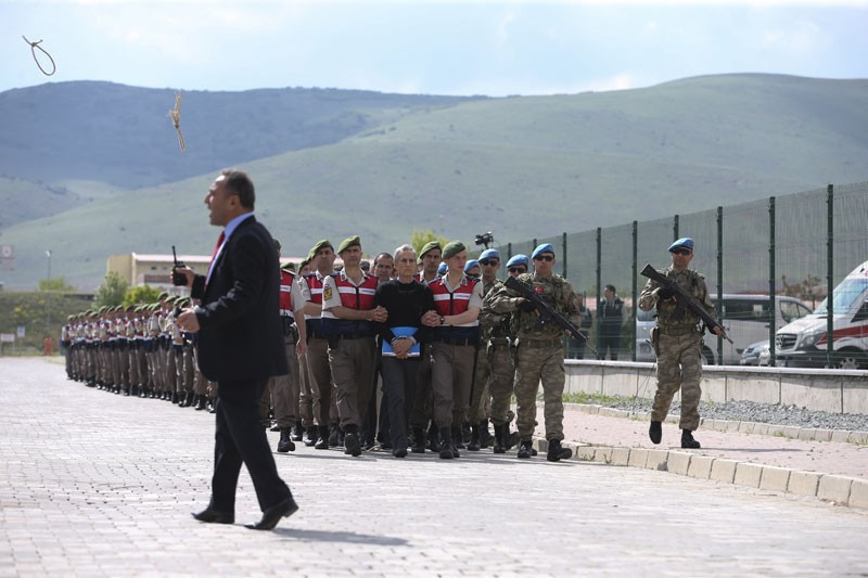 Akın Öztürk'ün son haline bakın darbeden sonra ilk kez görüntülendi - Resim: 3