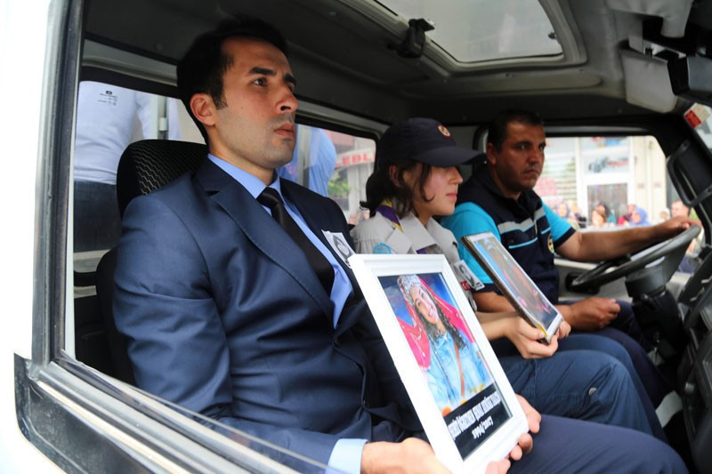 'Aybüke Öğretmen'e duvaklı veda Bakan Yılmaz bile ağladı - Resim: 1