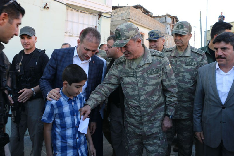 Hulusi Akar Siirt'te kararlılık mesajı verdi - Resim: 3