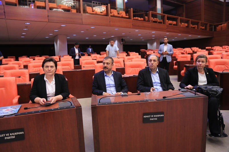 FETÖ'cüler 15 Temmuz'da TBMM'yi bu hale getirdi! - Resim: 3