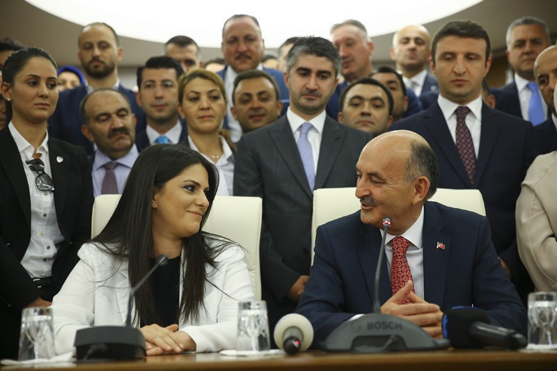 Jülide Sarıeroğlu Çalışma Bakanlığı'nda görevi böyle devraldı - Resim: 3
