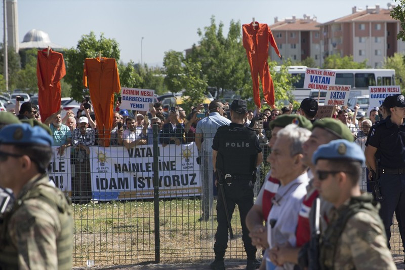 İşte FETÖ'nün sivil imamları Kemal Batmaz en önde getirildi! - Resim: 4