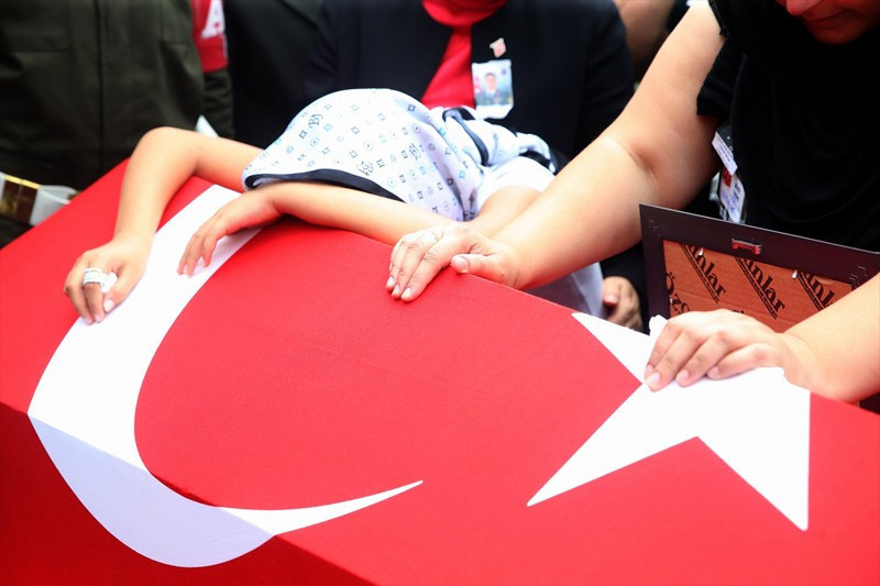 Trabzon'da şehit olan Ferhat Gedik memleketi Hatay'a böyle uğurlandı - Resim: 1