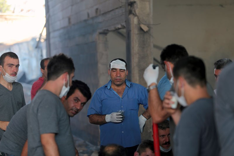 Küllerin arasında patronlarını arıyorlar - Resim: 4