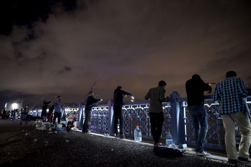 İstanbul Boğazı gece vakti bulutlarla bir başka güzel - Resim: 3