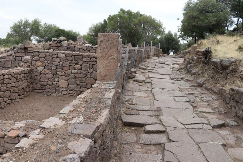 Manisa'da 2 bin yıl sonra ortaya çıkarıldı işlemeli taşların sırrı - Resim: 4