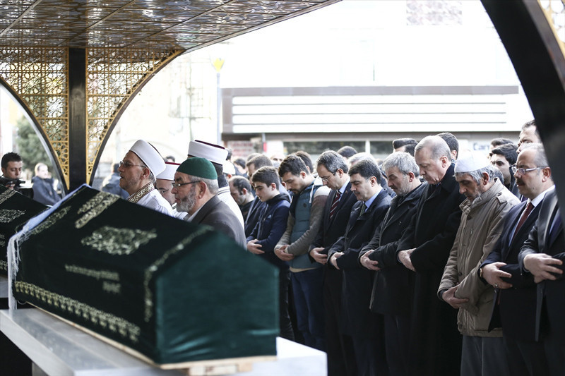 Tabutuna Erdoğan da omuz verdi - Resim: 1