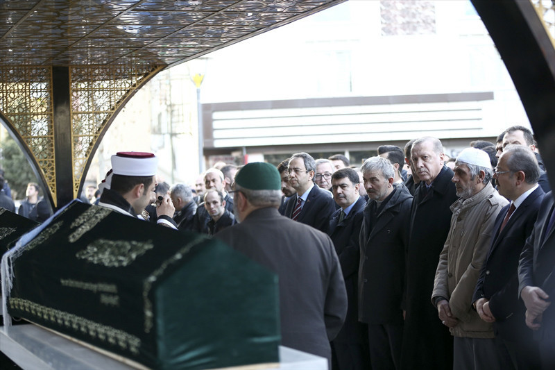 Tabutuna Erdoğan da omuz verdi - Resim: 2