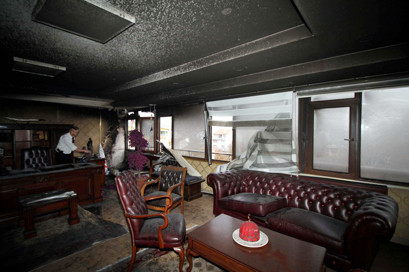 BBP lideri Destici patlamanın yaşandığı makam odasında - Resim: 4