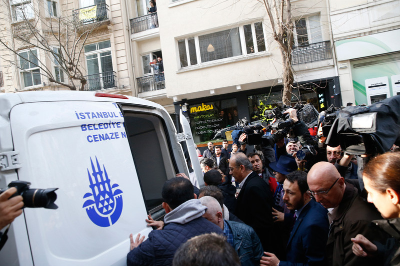 Münir Özkul'un cenazesi tabuta sığmadı! Kızının gözyaşları - Resim: 1