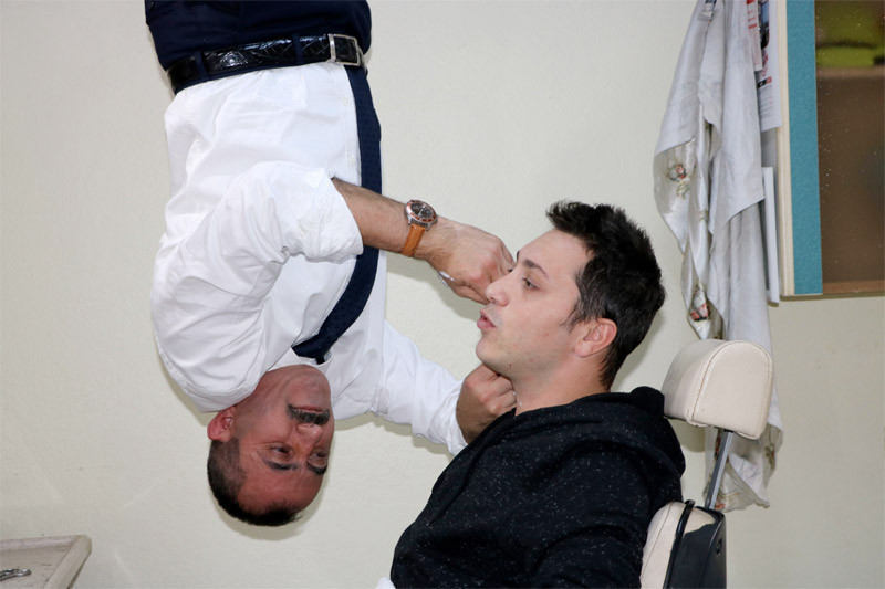 Yarasa berber görenleri hayrete düşürüyor  - Resim: 2