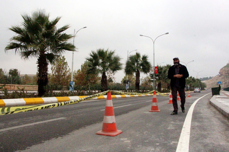 9 aydır kazada ölen oğlunun mezarında yaşıyor - Resim: 4