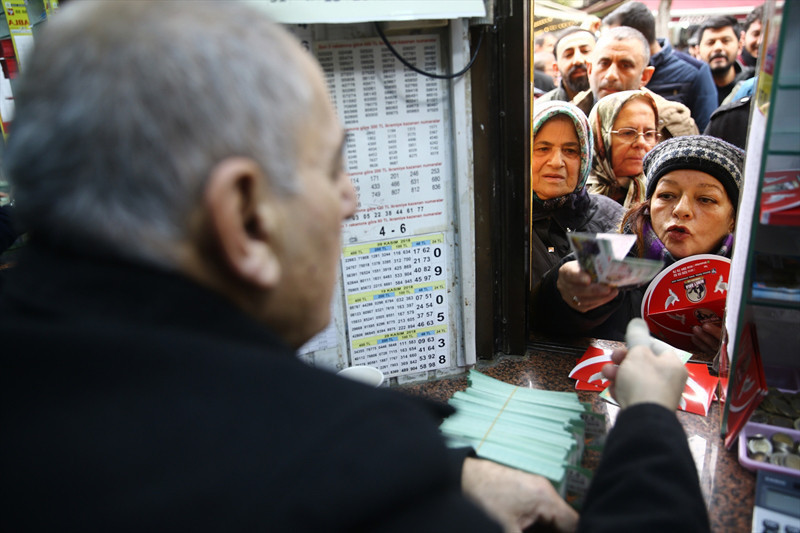Kayseri'den gelenler bile var kuyrukların sonu bitmiyor - Resim: 1