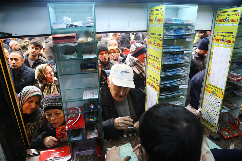 Kayseri'den gelenler bile var kuyrukların sonu bitmiyor - Resim: 2