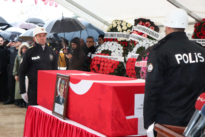 Şehit Rize Emniyet Müdürü Altuğ Verdi'nin vasiyeti törende söylediler - Resim: 4