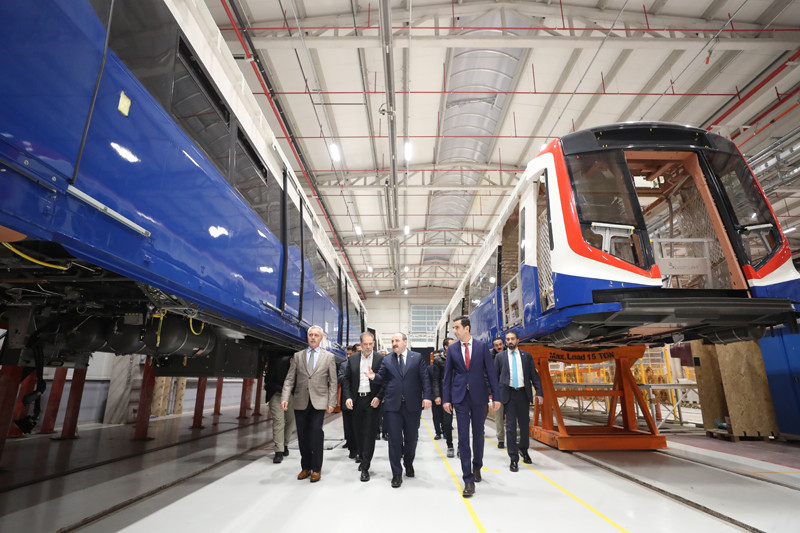 Mustafa Varank yerli elektrikli otobüsün direksiyonuna geçti  - Resim: 2