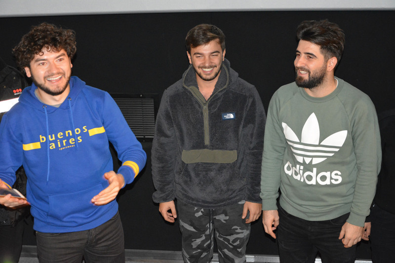 Ünlü Youtuber ekibi Kafalar'ı görmek için birbirlerini ezdiler - Resim: 2