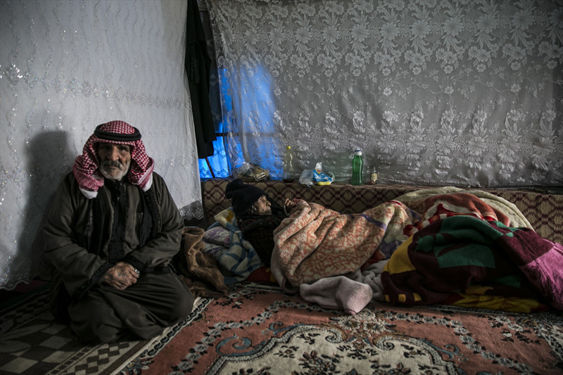 PYD'li teröristlerin yaraladığı annesini 6 saat sırtında taşıdı - Resim: 3