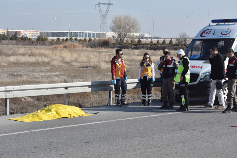 Otomobilin çarptığı yaya öldü araçtakiler şoka girdi - Resim: 4