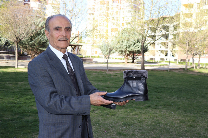 72 yaşındaki 'mucit'ten ısıtıcılı bot  - Resim: 1