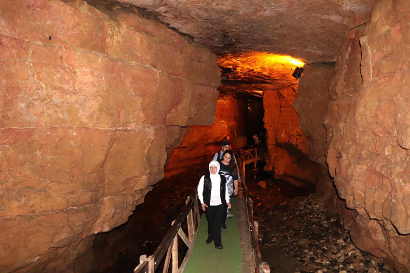 Trabzon'daki mağarının 60'ıncı metresi görenleri etkiliyor - Resim: 1