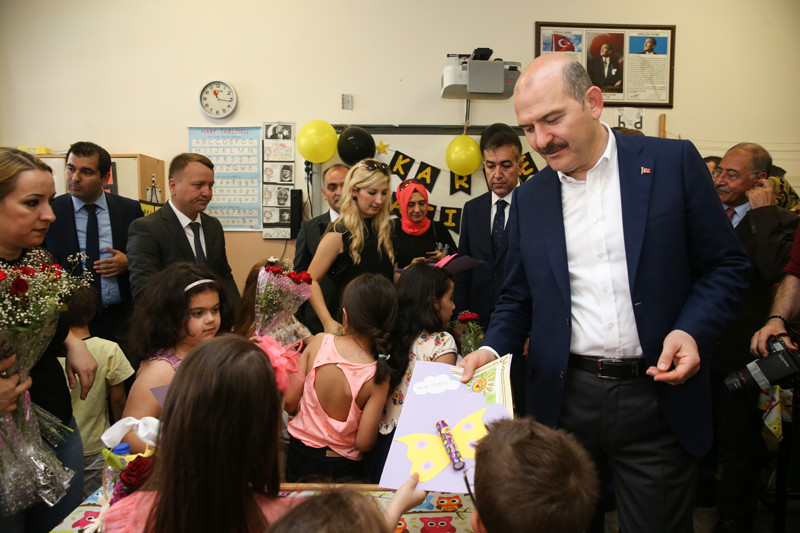 Bakan Soylu mezun olduğu okulda karne dağıttı - Resim: 4