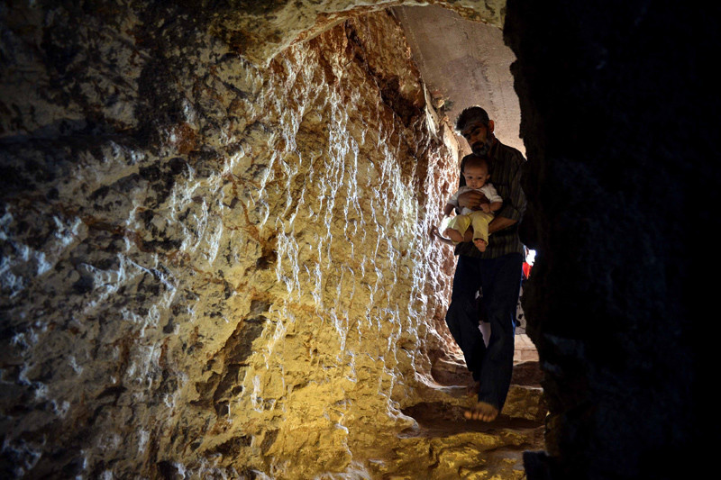 İdlib’de evlerin altı sığınağa dönüştürüldü  - Resim: 1