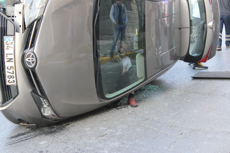 Takla atan aracın içinde sürücü böyle görüntülendi - Resim: 1