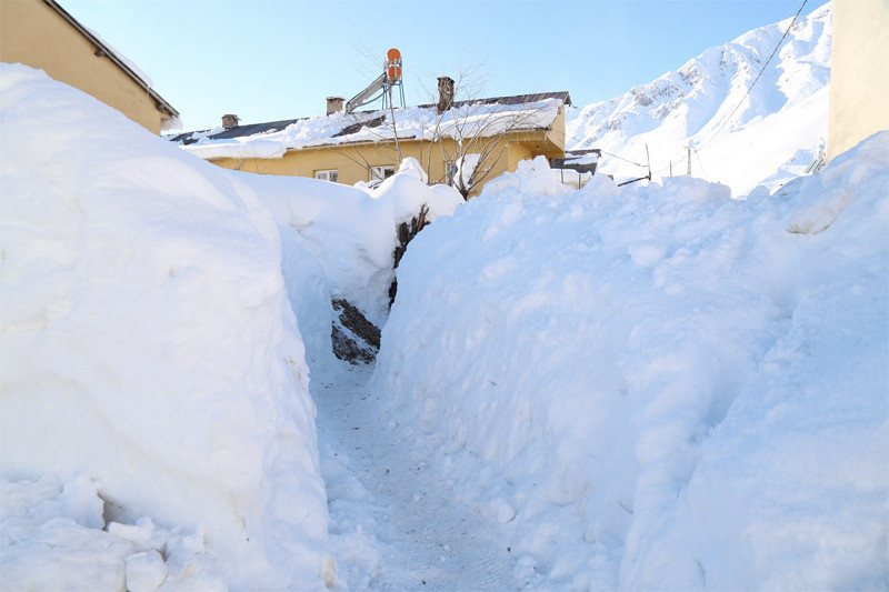 Tunceli'de bir ilçe kar nedeniyle görünmez oldu - Resim: 1