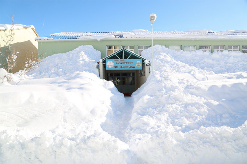 Tunceli'de bir ilçe kar nedeniyle görünmez oldu - Resim: 3