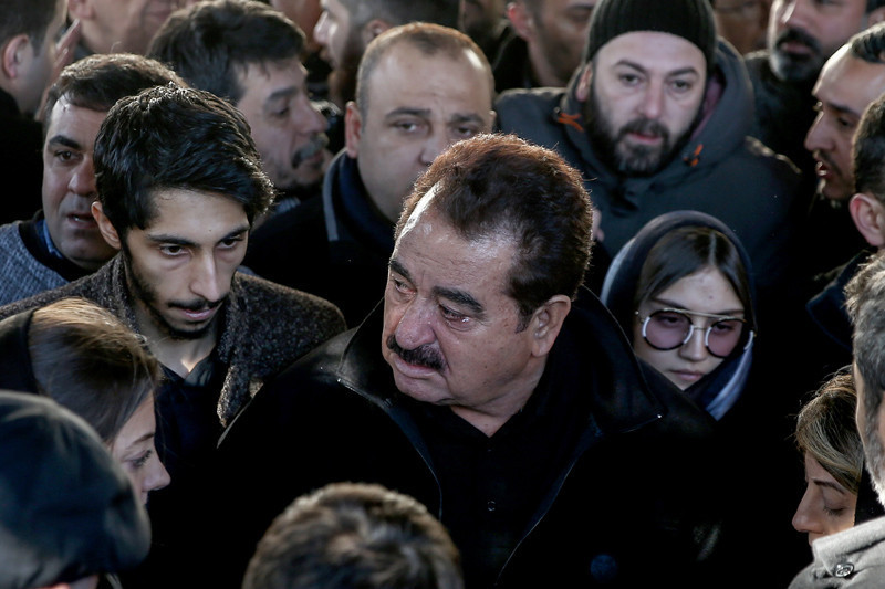 İbrahim Tatlıses annesinin cenaze töreninde yıkıldı! - Resim: 3