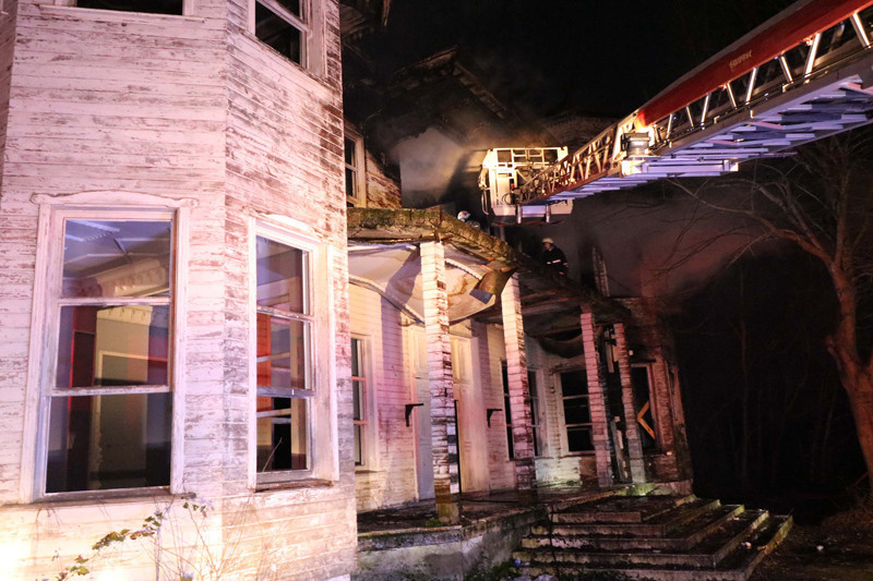 Beykoz'da birçok film ve dizilerin çekildiği köşk yandı - Resim: 2