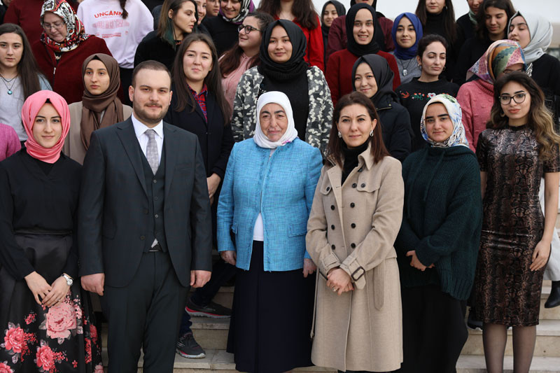 Semiha Yıldırım, Genç Kadınlar Maarifi programına Katıldı - Resim: 1