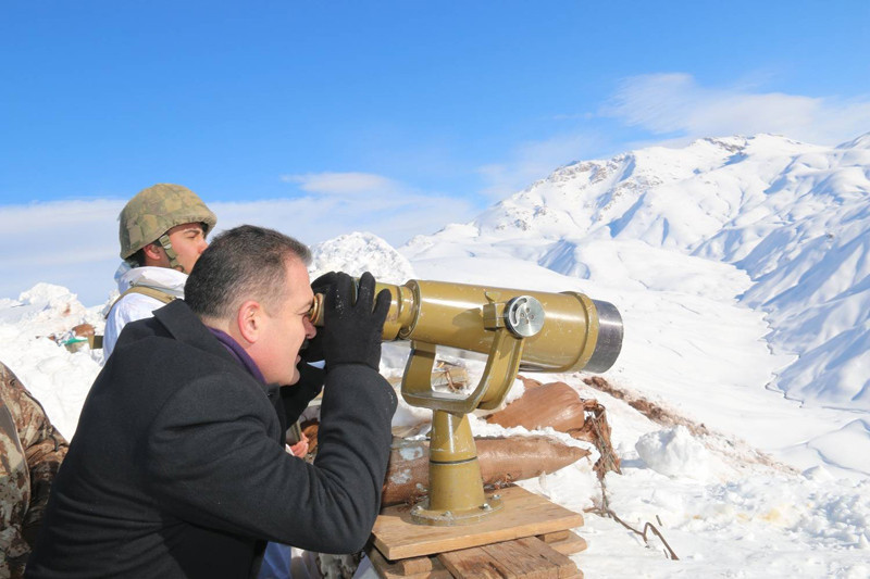 Hakkari'de 5 metre karda vatan savunması - Resim: 3