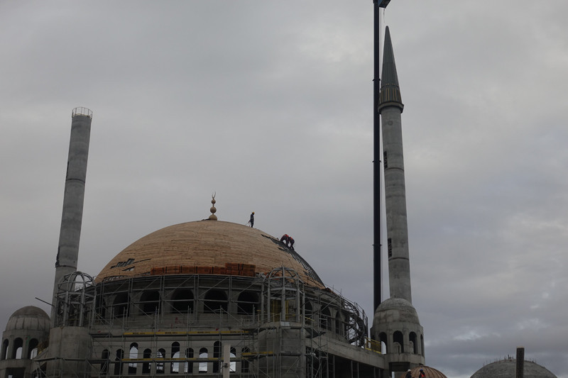 Taksim Camisi'nin minare külahı yerleştirildi - Resim: 1