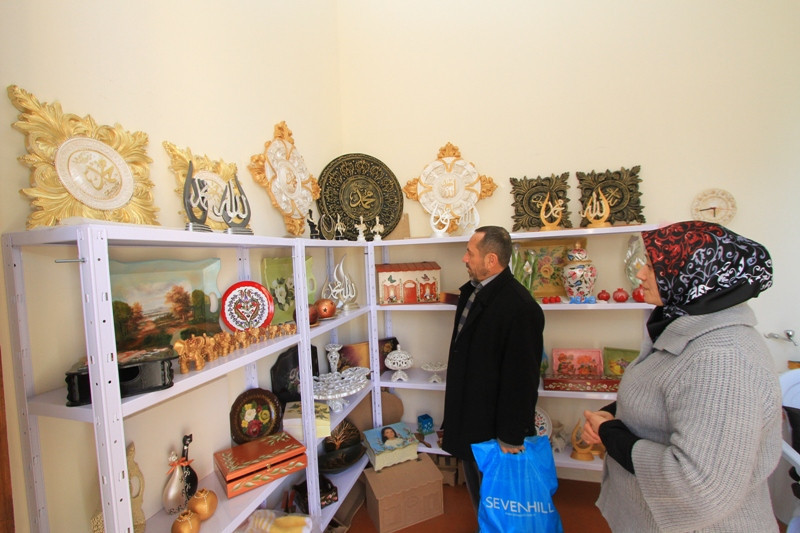 Cahit Altunay elişi sergisini gezdi - Resim: 2