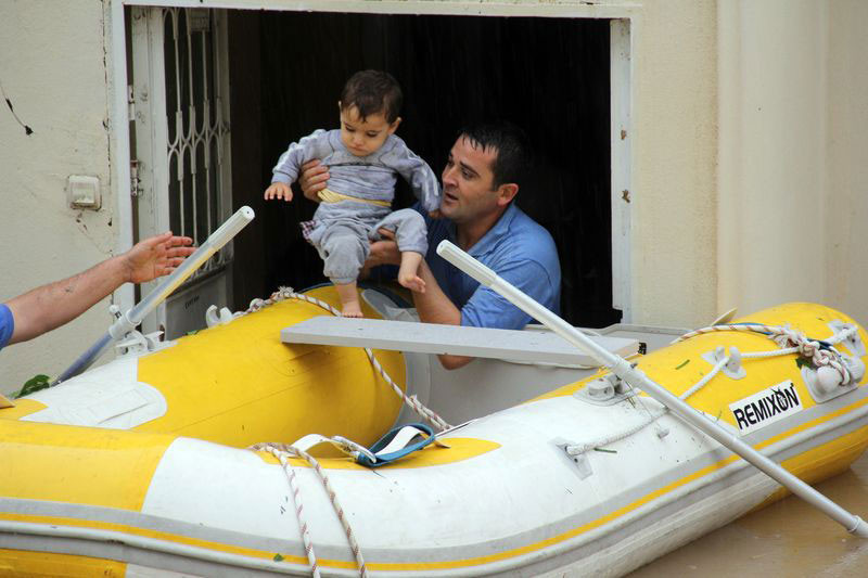 Türkiye sele teslim: Bir çocuk hayatını kaybetti - Resim: 3