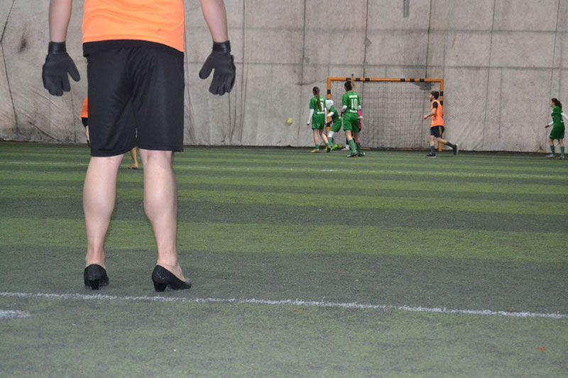 Konya'da erkekler babet ayakkabı giyip çıktı! Bu kez mevzu hayırlı - Resim: 1