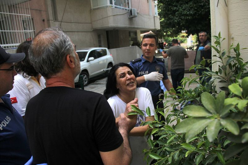 İntihar eden oğlunun ardından feryat eden anne yürekleri dağladı - Resim: 2