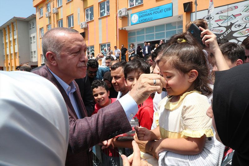 Cumhurbaşkanı Erdoğan'ın yanına kadar gelip gösterdi şaşırtan anlar - Resim: 3