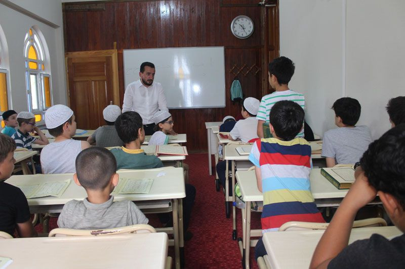Kocaeli'de sıra dışı imam yaptıklarını duyanlar soluğu camide alıyor - Resim: 2