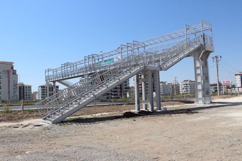 İlginç üst geçit bu kez Karadeniz’de değil Adıyaman’da - Resim: 1