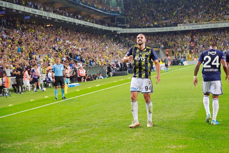 Vedat Muriç'in füzesi Fenerbahçe taraftarını çıldırttı - Resim: 2