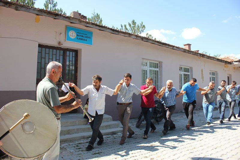İnternete kavuşan köylüler davullu zurnalı kutlama yaptı - Resim: 3