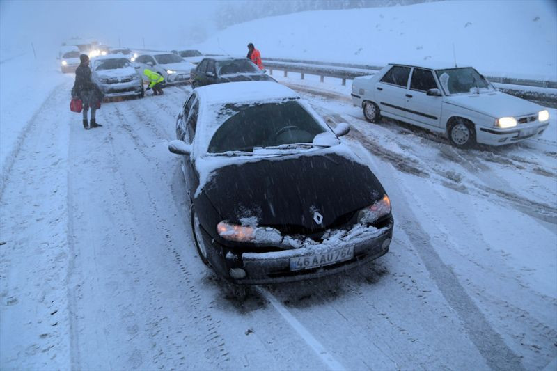 Kar geldi okullar tatil olmaya başladı! Yarın çok daha kuvvetli olacak - Resim: 3