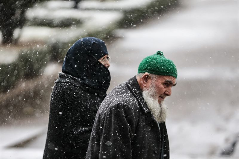 Asıl kış şimdi başlıyor! Çok kuvvetli kar geliyor İstanbul'da listeye girdi - Resim: 1