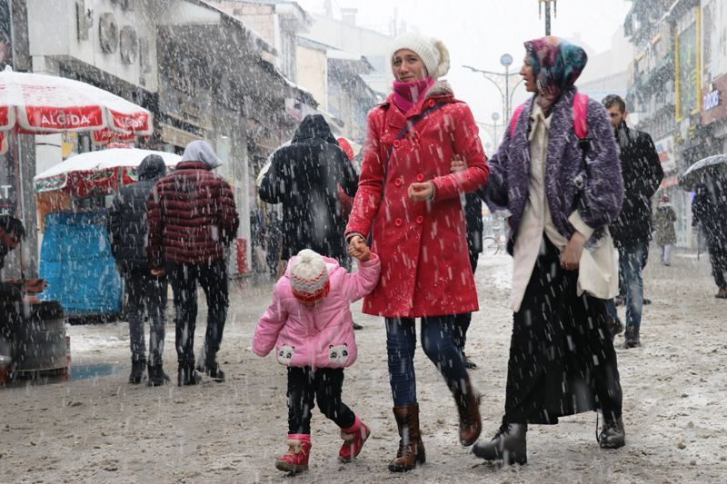 İstanbul'da okullar bugün tatil mi İstanbul Valiliği 7 Şubat kar tatili açıklaması - Resim: 1