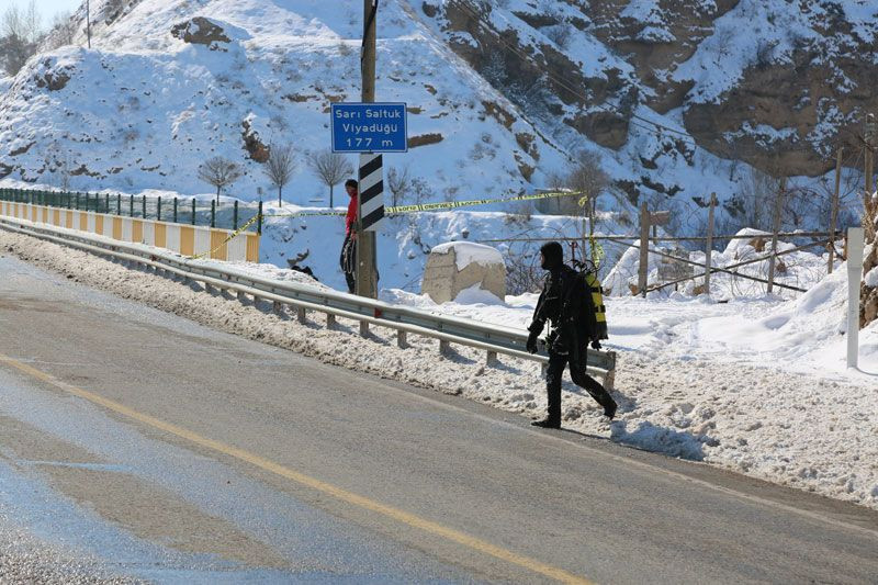 Kayıp Gülistan Doku'yu buz tutan baraj gölünde aradılar - Resim: 3