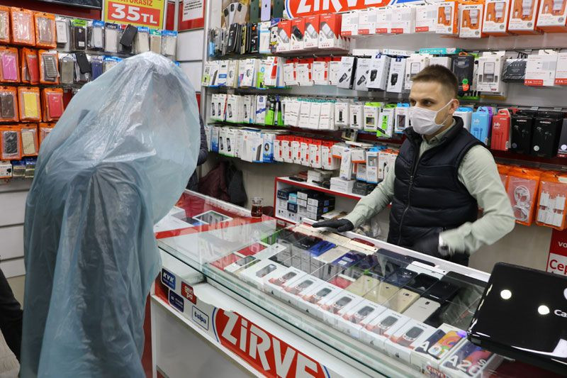 Kahramanmaraş'ta koronavirüse karşı çöp poşeti giydi - Resim: 3