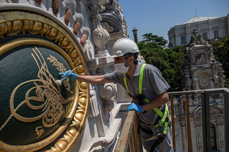 Dolmabahçe Sarayı'ndaki 164 yılık tuğralar restore ediliyor - Resim: 1
